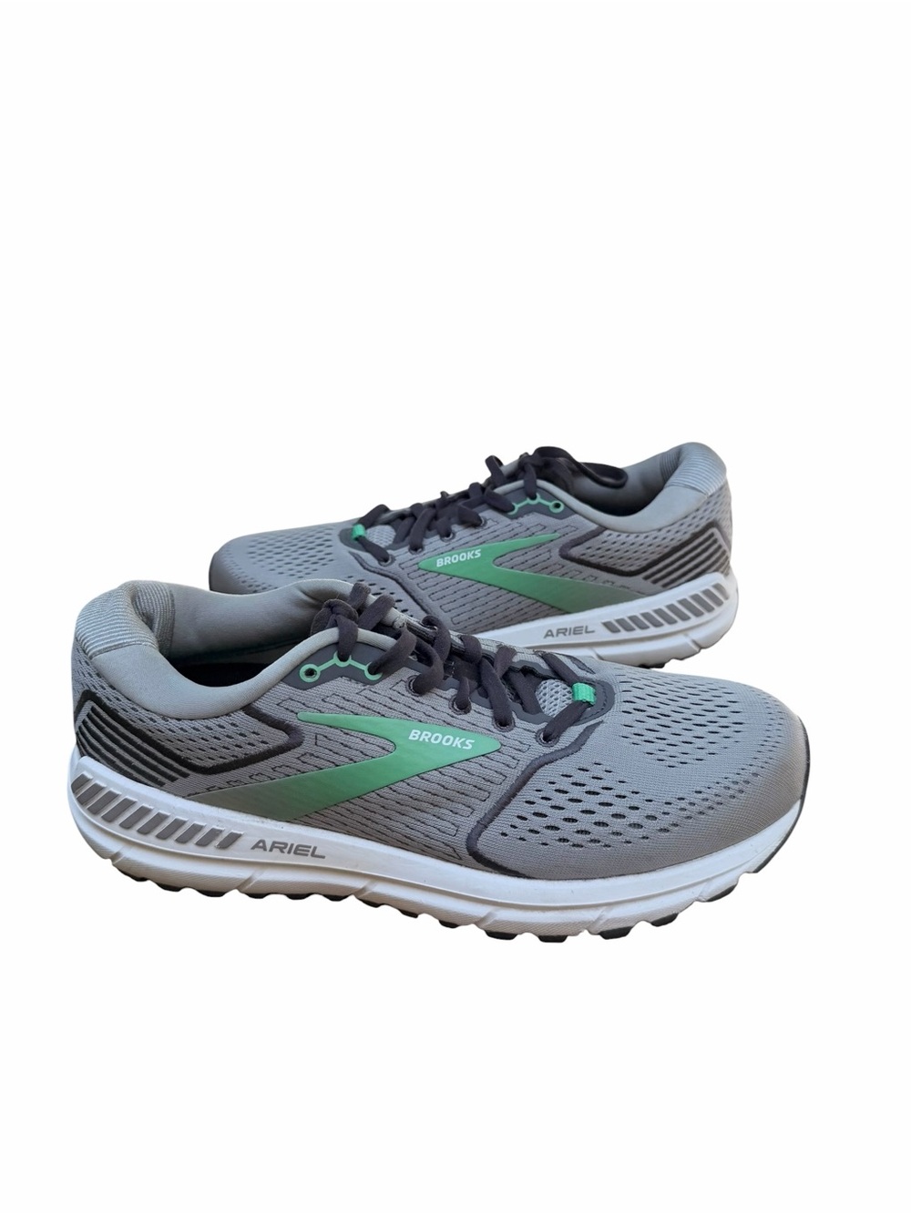 Brooks Ariel 20 Women’s Size 9.5 B Running Shoes Gray with Green Accent Sneakers
